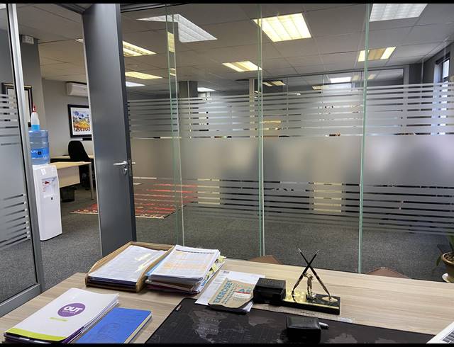 157M² OFFICE FOR SALE IN STEENBERG